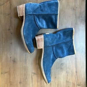 UGG blue suede heeled boots, size 9